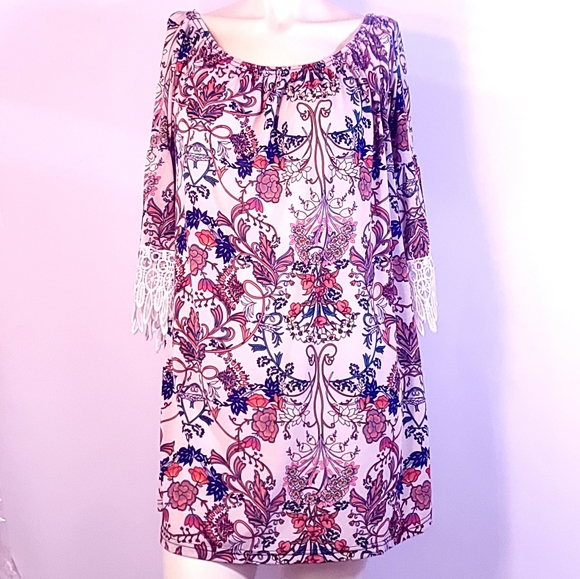 Boho Style Mini dress with crocheted sleeve - Picture 15 of 16